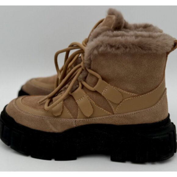 Fendi Tan and Black Ankle Boots - Picture 7 of 12